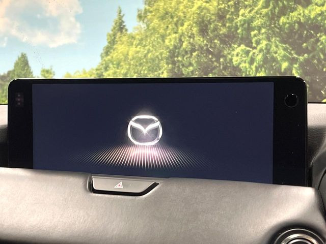 �y12.3�C���`�}�c�_�R�l�N�g�z�ԓ��̕��͋C�Ƀ}�b�`������^�f�B�X�v���C�B�X�}�z�ڑ��ł̃i�r�g�p��Bluetooth�Đ����A�l�X�ȋ@�\���y���߂܂��B�����I�ȃ_�C�������삪�\�ŁA�g��������ǍD�ł��B