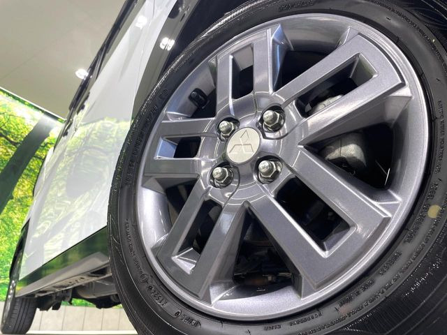 �y����15�C���`�A���~�z�C�[���z�O�ςɃ}�b�`���������A���~�z�C�[���𑕒����Ă���܂��B�e��ЊO�A���~�z�C�[����A�X�^�b�h���X�^�C�����戵�����Ă���܂��B���񂲑��k����������