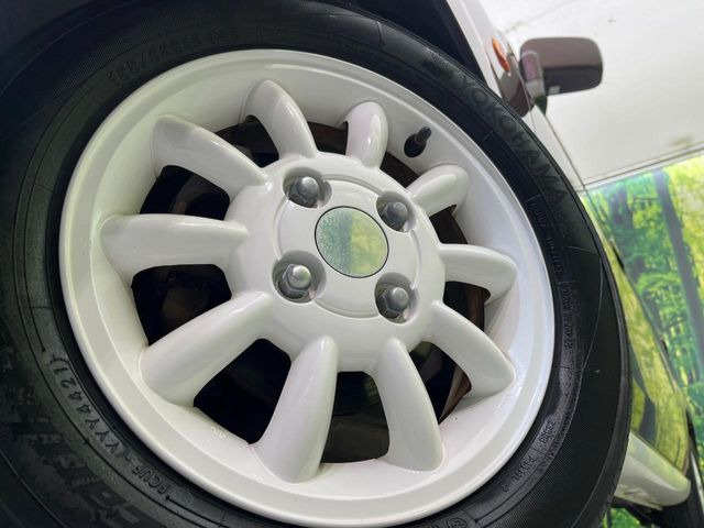 �y����13�C���`�A���~�z�C�[���z�O�ςɃ}�b�`���������A���~�z�C�[���𑕒����Ă���܂��B�e��ЊO�A���~�z�C�[����A�X�^�b�h���X�^�C�����戵�����Ă���܂��B���񂲑��k����������