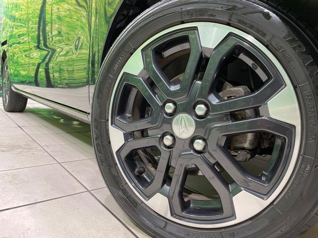 �y����15�C���`�A���~�z�C�[���z�O�ςɃ}�b�`���������A���~�z�C�[���𑕒����Ă���܂��B�e��ЊO�A���~�z�C�[����A�X�^�b�h���X�^�C�����戵�����Ă���܂��B���񂲑��k����������