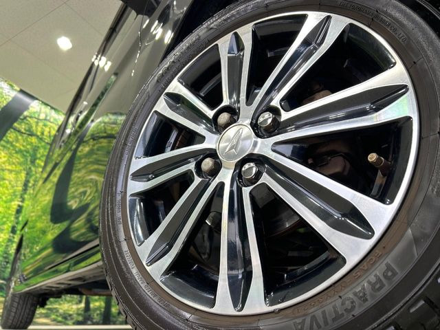 �y����15�C���`�A���~�z�C�[���z�O�ςɃ}�b�`���������A���~�z�C�[���𑕒����Ă���܂��B�e��ЊO�A���~�z�C�[����A�X�^�b�h���X�^�C�����戵�����Ă���܂��B���񂲑��k����������