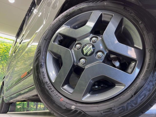 �y����14�C���`�A���~�z�C�[���z�O�ςɃ}�b�`���������A���~�z�C�[���𑕒����Ă���܂��B�e��ЊO�A���~�z�C�[����A�X�^�b�h���X�^�C�����戵�����Ă���܂��B���񂲑��k����������