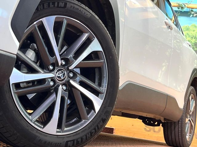 �y����18�C���`�A���~�z�C�[���z�O�ςɃ}�b�`���������A���~�z�C�[���𑕒����Ă���܂��B�e��ЊO�A���~�z�C�[����A�X�^�b�h���X�^�C�����戵�����Ă���܂��B���񂲑��k����������