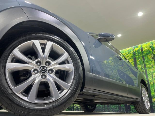 �y����18�C���`�A���~�z�C�[���z�O�ςɃ}�b�`���������A���~�z�C�[���𑕒����Ă���܂��B�e��ЊO�A���~�z�C�[����A�X�^�b�h���X�^�C�����戵�����Ă���܂��B���񂲑��k����������