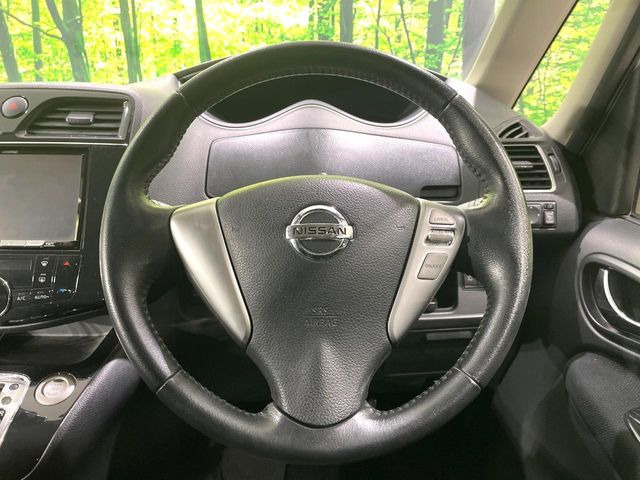 �y�����v�����X�e�A�����O�z�㎿�Ȋv���g�p���邱�ƂŁA��ɂ����������݂ƂĂ��^�]���₷���n���h���ł���