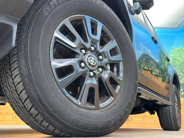 �y����18�C���`�A���~�z�C�[���z�O�ςɃ}�b�`���������A���~�z�C�[���𑕒����Ă���܂��B�e��ЊO�A���~�z�C�[����A�X�^�b�h���X�^�C�����戵�����Ă���܂��B���񂲑��k����������