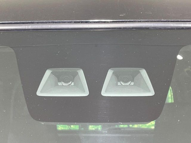 �y�X�}�[�g�A�V�X�g�z���s���ɑO���̎ԗ�����F�����A�Փ˂������Ȏ��͌x��ƃu���[�L�ŏՓˉ���Ɣ�Q�y�����A�V�X�g�B�����S�Ƀh���C�u�����y���݂��������܂��B