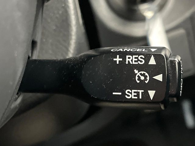 �y�N���[�Y�R���g���[���z�������H�����N���N���s�B�A�N�Z���𗣂��Ă���葬�x�ő��s���ł��A�������^�]���̕��S���y��!�����E�������ȒP�ȃX�C�b�`����Œ����ł��܂��B