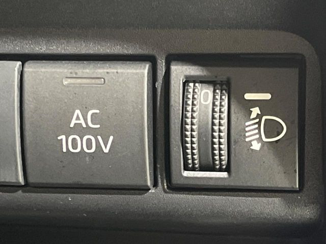 �y�A�N�Z�T���[�R���Z���g�z�L�����v��X�|�[�c�A�A�E�g�h�A�ł̃A�N�e�B�r�e�B�͂������A�ЊQ�E��d�̍ۂɏ����ɂ��Ȃ�AC100V�R���Z���g�𑕔���P�[�^�C��^�u���b�g�A�Q�[���@��̏[�d�ɂ���