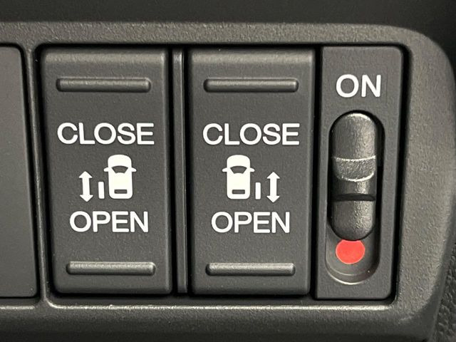 �y�����p���[�X���C�h�h�A�z�X�}�[�g�L�[��^�]�Ȃ̃X�C�b�`�Ō�ȗ����X���C�h�h�A�̊J���\���d��������͂����ăh�A���J����K�v�������A�����Ȃ��q�l�ł��ȒP�ɊJ���߂ł����K�ł���