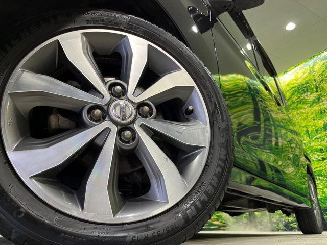 �y����15�C���`�A���~�z�C�[���z�O�ςɃ}�b�`���������A���~�z�C�[���𑕒����Ă���܂��B�e��ЊO�A���~�z�C�[����A�X�^�b�h���X�^�C�����戵�����Ă���܂��B���񂲑��k����������