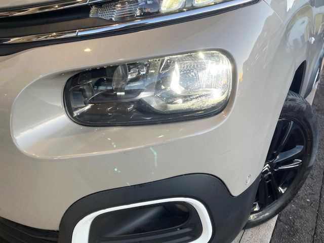 ��LED�w�b�h���C�g:��ԑ��s�����ǍD�Ȏ��E���m�ۂ����S���ĉ^�]�ł��鍂�P�xLED�w�b�h���C�g�𑕔�!�_�����x�������A����d�͂��}�����Ă��܂��B