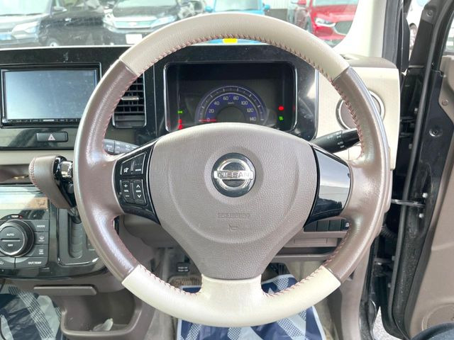 �y�����v�����X�e�A�����O�z�㎿�Ȋv���g�p���邱�ƂŁA��ɂ����������݂ƂĂ��^�]���₷���n���h���ł���