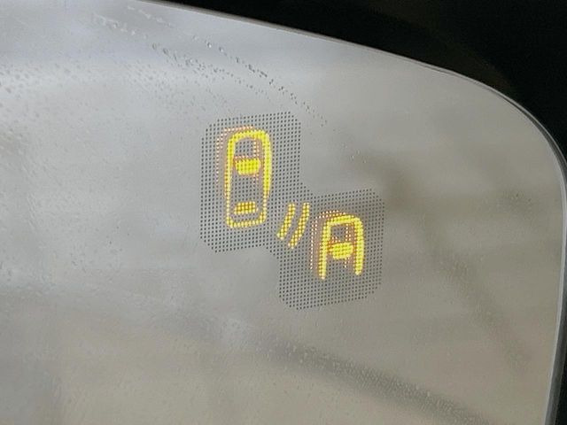 �y�u���C���h�X�|�b�g���j�^�����O�z���s���A�h�A�~���[�̎��p�ɂȂ�₷���ӏ��Ɍ㑱�Ԃ��ڋ߂���ƃT�C�h�~���[�t�߂Ɍx����\���A�h���C�o�[�ɒ��ӊ��N�����Ă���܂��B