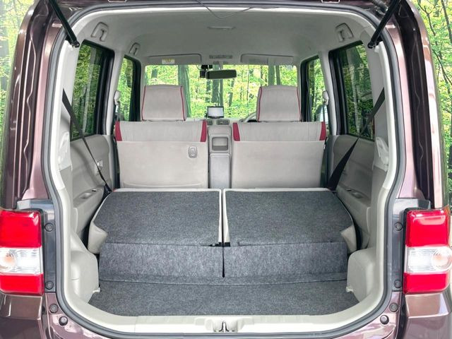 ���i�̂���������ʋ΁A���}���ɏ\���ȉ׎��X�y�[�X���m�ۂ��Ă���܂��B�Z�J���h�V�[�g��|���ƁA�傫�ȉו��̐ύڂ��\�ł���