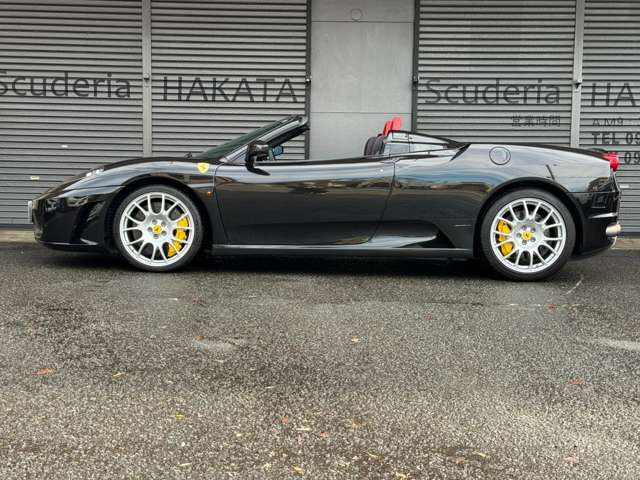 前後パーキングセンサー・社外バックカメラ。