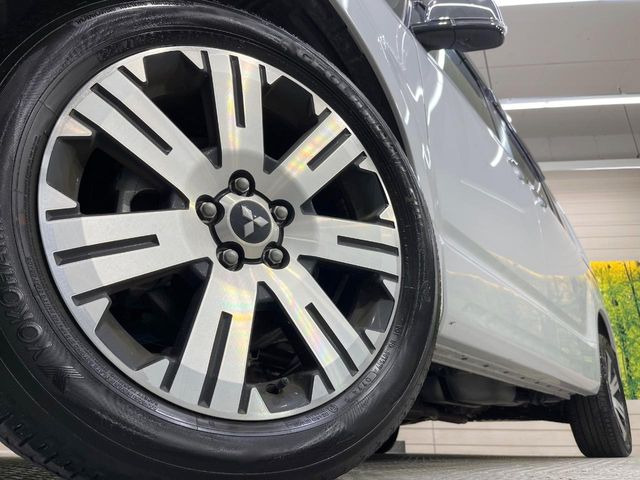 �y�����A���~�z�C�[���z�O�ςɃ}�b�`���������A���~�z�C�[���𑕒����Ă���܂��B�e��ЊO�A���~�z�C�[����A�X�^�b�h���X�^�C�����戵�����Ă���܂��B���񂲑��k����������