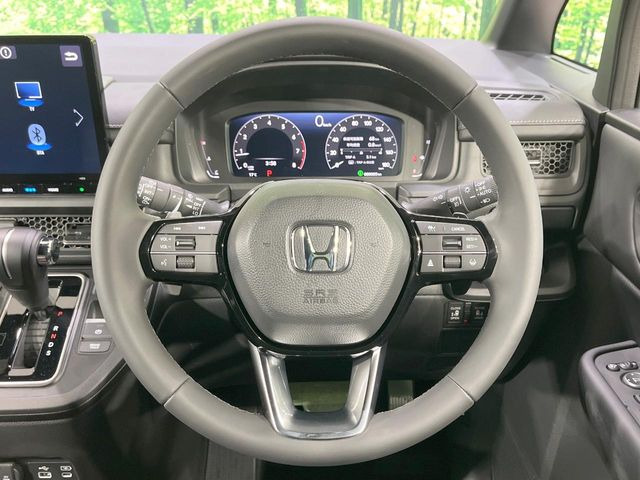 �y�����v�����X�e�A�����O�z�㎿�Ȋv���g�p���邱�ƂŁA��ɂ����������݂ƂĂ��^�]���₷���n���h���ł���