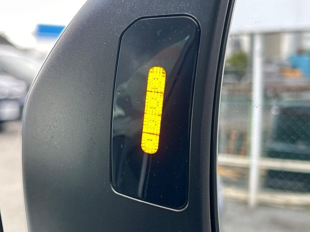 �y�����r�[�N���f�B�e�B�N�V�����z���s���A�h�A�~���[�̎��p�ɂȂ�₷���ӏ��Ɍ㑱�Ԃ��ڋ߂���ƃT�C�h�~���[�t�߂Ɍx����\���A�h���C�o�[�ɒ��ӊ��N�ƁA����̍ۂ̓n���h��������A�V�X�g�����܂��B