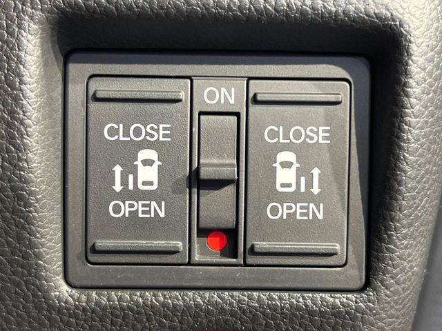 �y�����p���[�X���C�h�h�A�z�X�}�[�g�L�[��^�]�Ȃ̃X�C�b�`�Ō�ȗ����X���C�h�h�A�̊J���\���d��������͂����ăh�A���J����K�v�������A�����Ȃ��q�l�ł��ȒP�ɊJ���߂ł����K�ł���