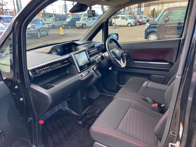 ���ЍH�ꊮ���ł��̂ŎԌ��A�_���A�C���A���Ȃǂ��ׂĂ��C�����������B�^�C���A�I�[�f�B�I�Ȃǂ̔̔��������Ē����Ă���܂��B����A�����k���������B