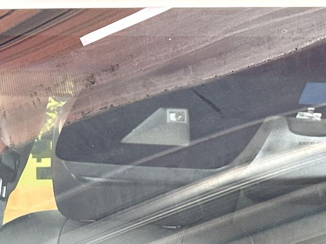 �y�g���^�Z�[�t�e�B�Z���X�z���s���ɑO���̎ԗ�����F�����A�Փ˂������Ȏ��͌x��ƃu���[�L�ŏՓˉ���Ɣ�Q�y�����A�V�X�g�B�����S�Ƀh���C�u�����y���݂��������܂��B