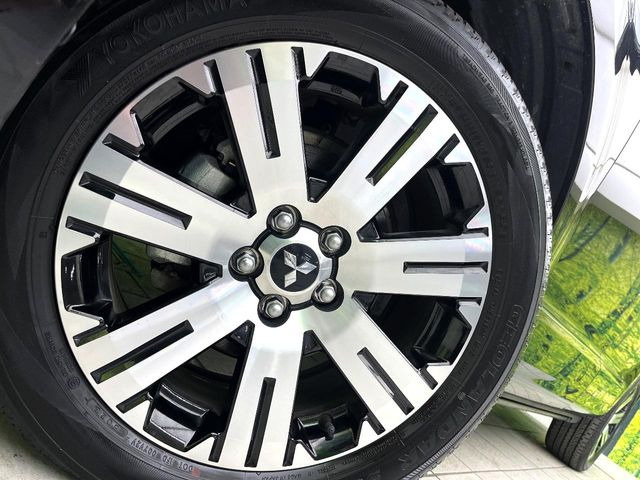 �y����18�C���`�A���~�z�C�[���z�O�ςɃ}�b�`���������A���~�z�C�[���𑕒����Ă���܂��B�e��ЊO�A���~�z�C�[����A�X�^�b�h���X�^�C�����戵�����Ă���܂��B���񂲑��k����������