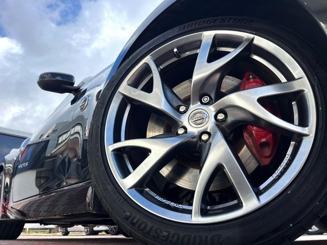 �y����19�C���`�A���~�z�C�[���z�O�ςɃ}�b�`���������A���~�z�C�[���𑕒����Ă���܂��B�e��ЊO�A���~�z�C�[����A�X�^�b�h���X�^�C�����戵�����Ă���܂��B���񂲑��k������