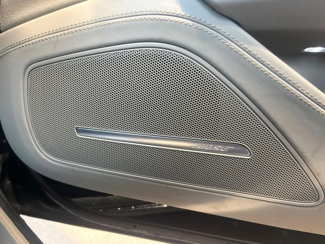 ��BOSE�T���E���h�V�X�e��:���f�����ɍœK�Ȓ������{���ꂽ�A�l�C�̃T�E���h�V�X�e���ł��B�ʏ�̃X�s�[�J�[�Ɣ�r���Ă����̍L���肪�������܂��B���񂲗��X�̏ゲ�̊����������B