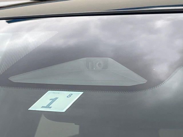 �y�Z�[�t�e�B�V�X�e���v���X�z���s���ɑO���̎ԗ�����F�����A�Փ˂������Ȏ��͌x��ƃu���[�L�ŏՓˉ���Ɣ�Q�y�����A�V�X�g�B�����S�Ƀh���C�u�����y���݂��������܂��B