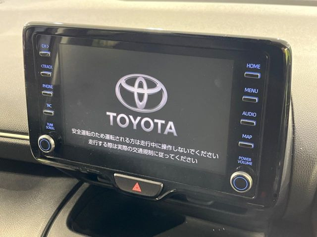 �y8�C���` �f�B�X�v���C�I�[�f�B�I�z���ʂ̃f�B�X�v���C��AppleCarPlay��AndroidAuto�����p�\�B�傫�ȉ�ʂŃX�}�z�i�r�A�v���������p���������܂���