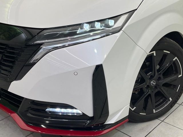 �yLED�w�b�h���C�g�z���V����ԑ��s�����ǍD�Ȏ��E���m�ۂ����S���ĉ^�]�ł��鍂�P�xLED�w�b�h���C�g�𑕔�!�_�����x�������A����d�͂��}�����Ă��܂��B