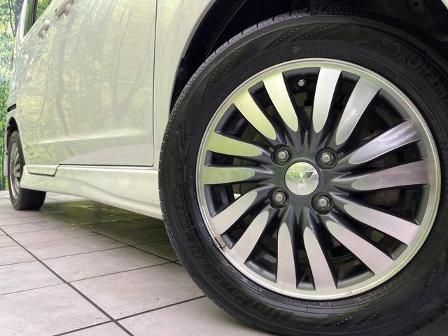 �y����14�C���`�A���~�z�C�[���z�O�ςɃ}�b�`���������A���~�z�C�[���𑕒����Ă���܂��B�e��ЊO�A���~�z�C�[����A�X�^�b�h���X�^�C�����戵�����Ă���܂��B���񂲑��k����������