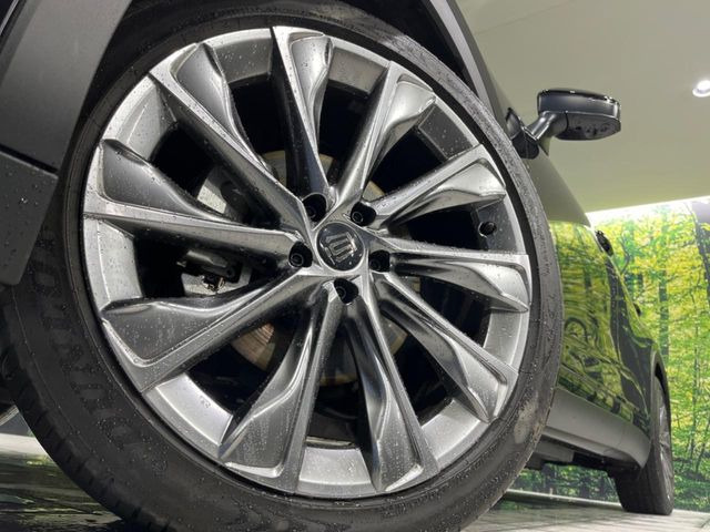 �y����21�C���`�A���~�z�C�[���z�O�ςɃ}�b�`���������A���~�z�C�[���𑕒����Ă���܂��B�e��ЊO�A���~�z�C�[����A�X�^�b�h���X�^�C�����戵�����Ă���܂��B���񂲑��k����������