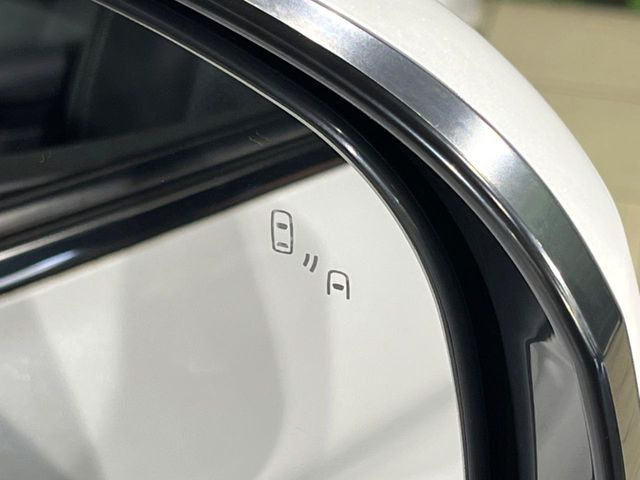 �y�u���C���h�X�|�b�g���[�j���O�z���s���A�h�A�~���[�̎��p�ɂȂ�₷���ӏ��Ɍ㑱�Ԃ��ڋ߂���ƃT�C�h�~���[�t�߂Ɍx����\���A�h���C�o�[�ɒ��ӊ��N�����Ă���܂��B