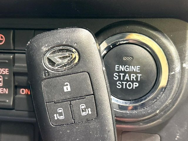 �y�L�[�t���[�V�X�e���z�J�o����|�P�b�g�ɓ��ꂽ�܂܂ł��h�A�̎{���E�������\�ȃX�}�[�g�L�[�𑕔��B�G���W���̃I���E�I�t�����J�M�����o���K�v����������Ƃ��Ă��֗��ł���