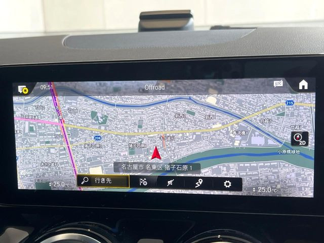 �������i�r:��̊��̂���i�r�́A����������ԓ������o���Ă���܂��BBluetth�Đ��ȂǃI�[�f�B�I�@�\���[�����Ă���܂��̂ŁA�^�]�����y���߂܂���