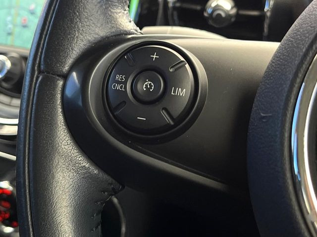 ���I�[�g�N���[�Y�R���g���[��:�������H�⎩���Ԑ�p���H���ɂāA�葬���q���\�ƂȂ�֗��ȋ@�\�ł��B�������ړ��̍ۂł����ɂ����֗��ɂ��g�����������܂���