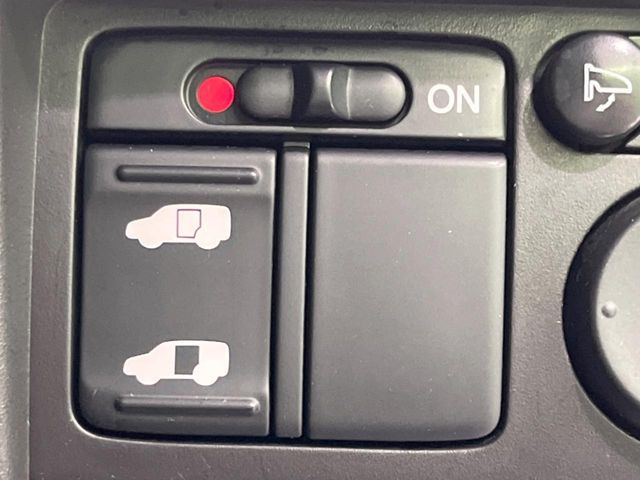 �y�p���[�X���C�h�h�A�z�X�}�[�g�L�[��^�]�Ȃ̃X�C�b�`�ŃX���C�h�h�A�̊J���\���d��������͂����ăh�A���J����K�v�������A���������q�l�ł��A�d���ו��������Ă��鎞�����N�ɊJ���߂ł��܂���