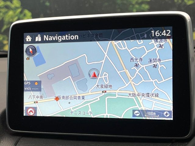 �y�}�c�_�R�l�N�g�i�r�z�ԓ��̕��͋C�Ƀ}�b�`������̌^�^�C�v�̃i�r�B�e����q�ݒ��Bluetooth�Đ����A�l�X�ȋ@�\���y���߂܂��B�����I�ȃ_�C�������삪�\�ŁA�g��������ǍD�ł��B