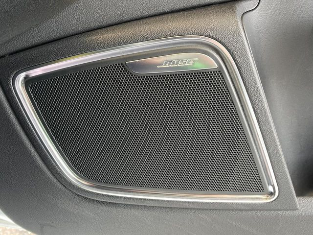 ��BOSE�T���E���h�V�X�e��:���f�����ɍœK�Ȓ������{���ꂽ�A�l�C�̃T�E���h�V�X�e���ł��B�ʏ�̃X�s�[�J�[�Ɣ�r���Ă����̍L���肪�������܂��B���񂲗��X�̏ゲ�̊����������B