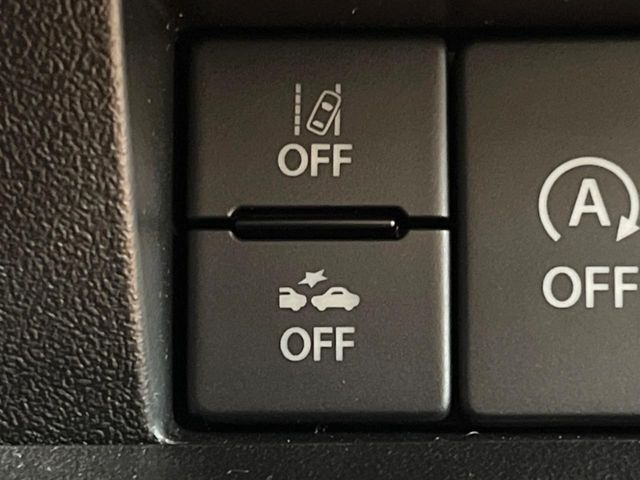 �y�X�Y�L �Z�[�t�e�B�T�|�[�g�z���s���ɑO���̎ԗ�����F�����A�Փ˂������Ȏ��͌x��ƃu���[�L�ŏՓˉ���Ɣ�Q�y�����A�V�X�g�B�����S�Ƀh���C�u�����y���݂��������܂��B