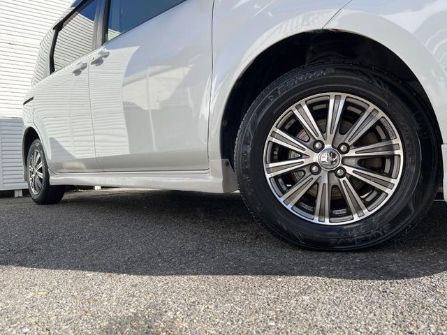 �y14�C���`�A���~�z�C�[���z�O�ςɃ}�b�`�����A���~�z�C�[���𑕒����Ă���܂��B�e��A���~�z�C�[����A�X�^�b�h���X�^�C�����戵�����Ă���܂��B���񂲑��k����������