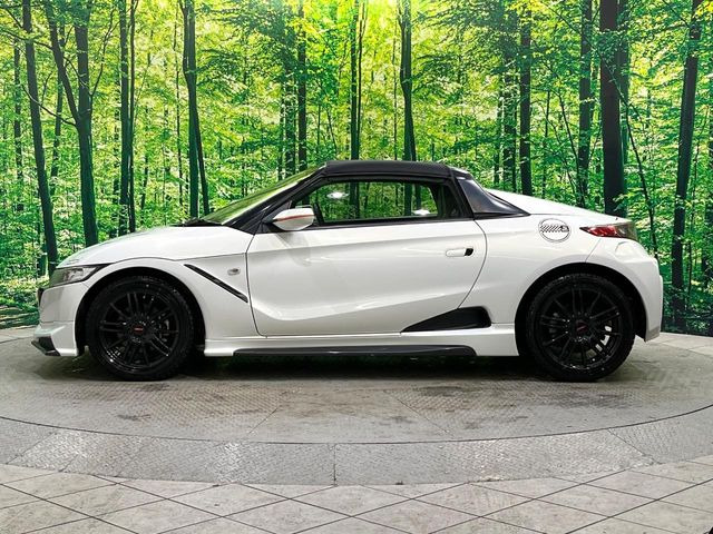 ��D�]�𒸂��Ă���܂��{�f�B�R�[�g���D�]��t���B�������x�̃K���X�疌�ŝ����͂������A�㎿�ȃc���E����������B���O����_���J�����؂Ȉ��Ԃ�ی삵�A�F�����E�򉻂�h�~�B