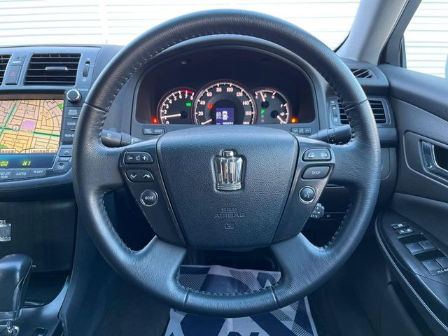 �y�����v�����X�e�A�����O�z�㎿�Ȋv���g�p���邱�ƂŁA��ɂ����������݂ƂĂ��^�]���₷���n���h���ł���