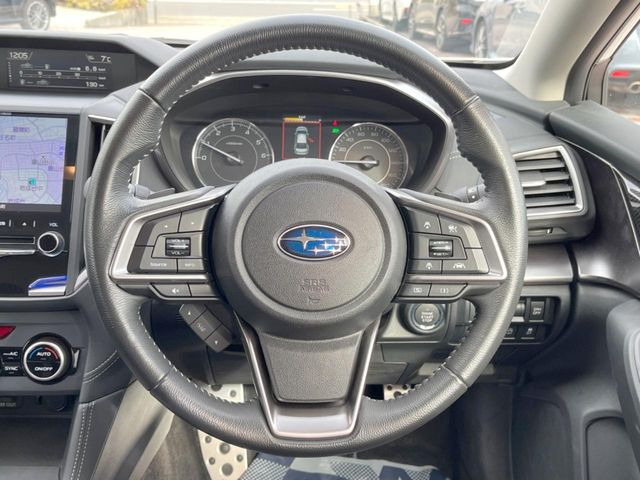 �y�����v�����X�e�A�����O�z�㎿�Ȋv���g�p���邱�ƂŁA��ɂ����������݂ƂĂ��^�]���₷���n���h���ł���