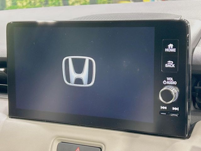 �y9�C���` �z���_�R�l�N�g�f�B�X�v���C�z���F���̍������ʃf�B�X�v���C�Ńi�r�̎g�p��A�������̃X�}�[�g�t�H���ƘA�g����bluetooth�ł̉��y�Đ����\�ł���