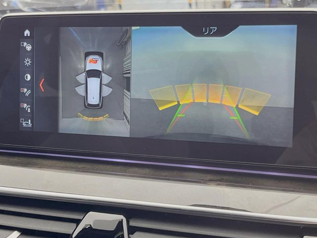 ���p�m���~�b�N�r���[���j�^�[:��p�̃J�����ɂ��A�ォ�猩���낵���悤�Ȏ��_��360�x�N���}�̎��͂��m�F���邱�Ƃ��ł��܂������p�������m�F���₷���A�����ꏊ�ł̐؂�Ԃ��⒓�Ԃ��X���[�Y�ɍs���܂��B