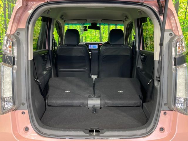 ���i�̂���������ʋ΁A���}���ɏ\���ȉ׎��X�y�[�X���m�ۂ��Ă���܂��B�Z�J���h�V�[�g��|���ƁA�傫�ȉו��̐ύڂ��\�ł���