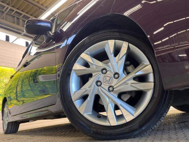 �y����16�C���`�A���~�z�C�[���z�O�ςɃ}�b�`���������A���~�z�C�[���𑕒����Ă���܂��B�e��ЊO�A���~�z�C�[����A�X�^�b�h���X�^�C�����戵�����Ă���܂��B���񂲑��k����������